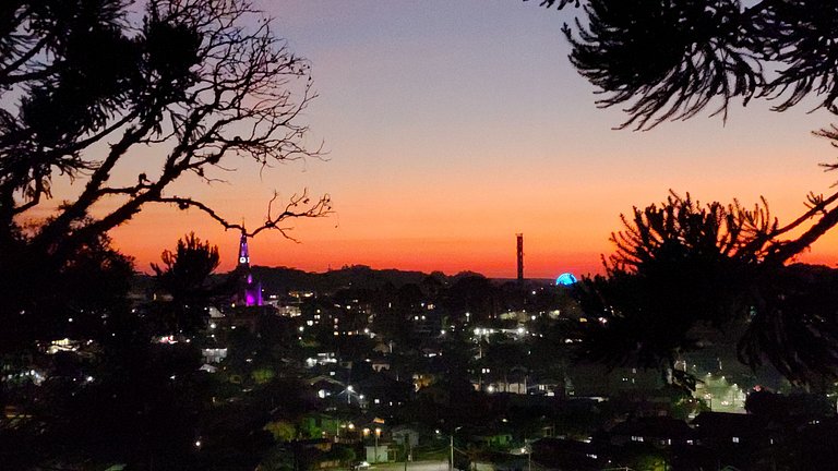 Elegante Serra Flat com vista Catedral