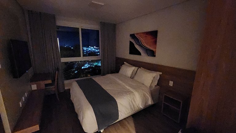 Elegante Serra Flat com vista Catedral