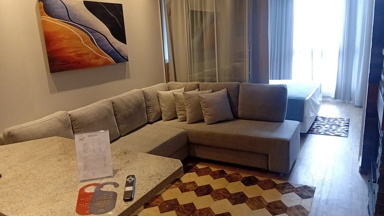 Flat Luxo com Lareira e Piscina em Canela