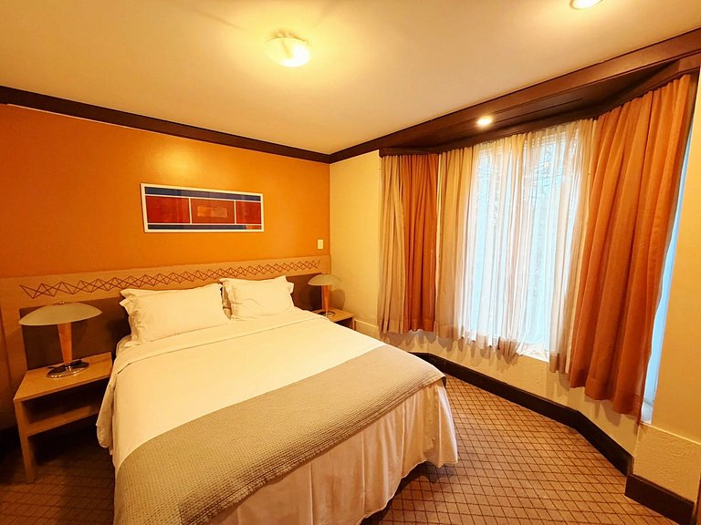 Flat Elegante c/ Lareira e banheira | Canela